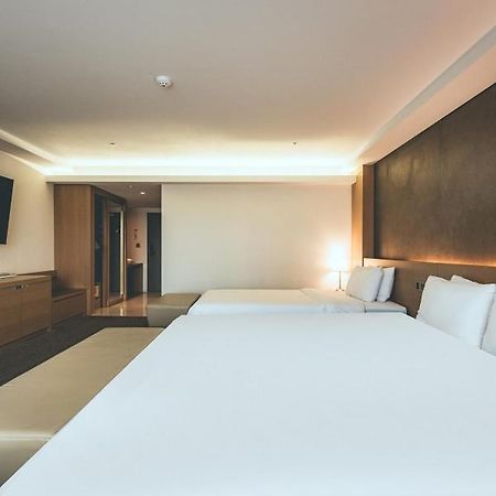 Wonju City Hotel Hyeoksin Экстерьер фото