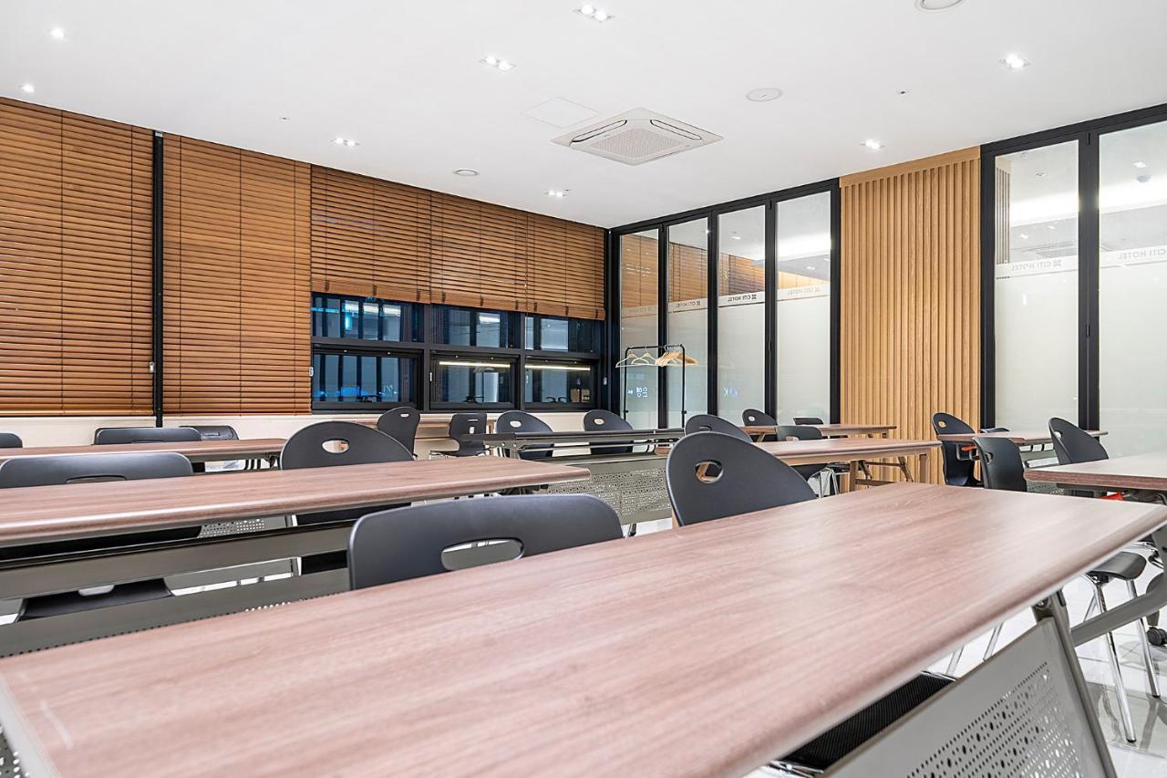 Wonju City Hotel Hyeoksin Экстерьер фото