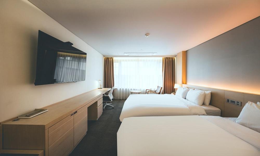 Wonju City Hotel Hyeoksin Экстерьер фото
