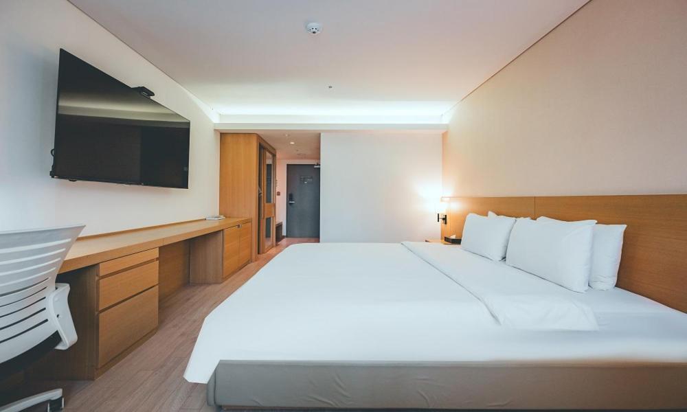 Wonju City Hotel Hyeoksin Экстерьер фото